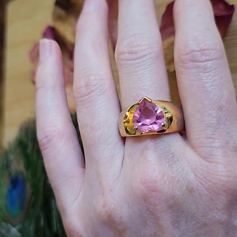Gold Heart Pink Stone Ring - Women Jewelry - Picture 2 of 8